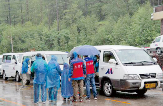 公司志愿者助力旺季攻堅(jiān)戰(zhàn)