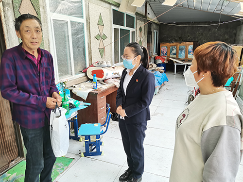 城區(qū)運(yùn)營(yíng)黨支部聯(lián)動(dòng)美人松社區(qū)開(kāi)展微心愿活動(dòng)